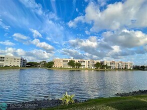 7660 Trent Dr in Tamarac, FL - Building Photo - Building Photo