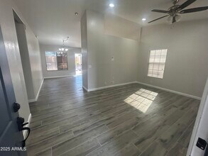 5129 W Wescott Dr in Glendale, AZ - Building Photo - Building Photo