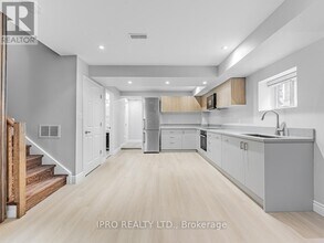 66 Northridge Ave in Toronto, ON - Building Photo - Building Photo