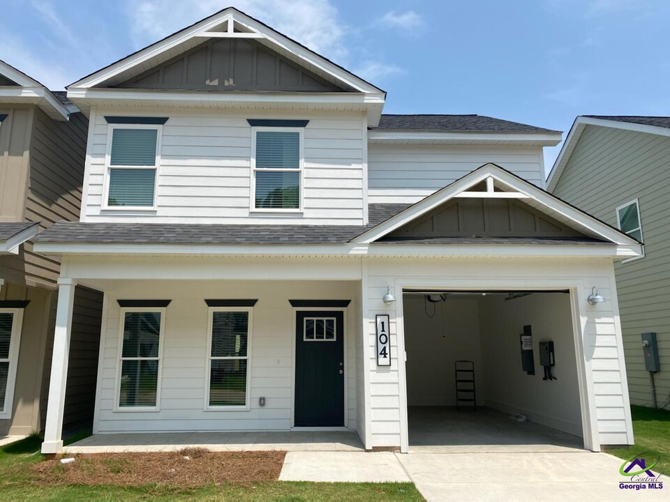 104 Leisure Pointe in Warner Robins, GA - Foto de edificio