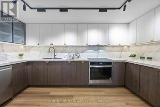 10-810 Tangreen Ct in Toronto, ON - Building Photo - Building Photo