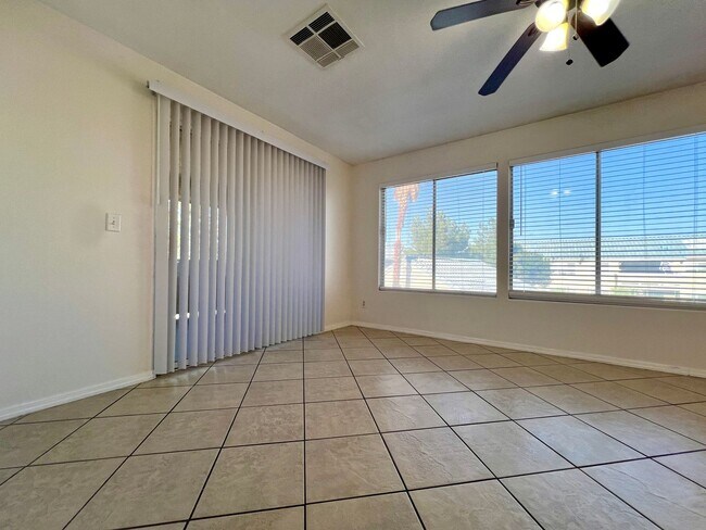 1400 Jamielinn Ln in Las Vegas, NV - Building Photo - Building Photo