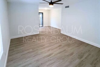 548 S Udall in Mesa, AZ - Foto de edificio - Building Photo