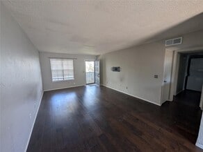 11327 N May Ave in Oklahoma City, OK - Building Photo - Building Photo