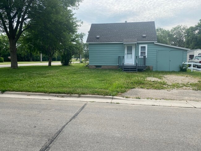 1500 8th Ave NE in Austin, MN - Building Photo - Building Photo