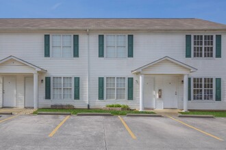 Apartments at Woodland in Calhoun, GA - Foto de edificio - Building Photo