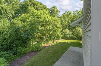 32 Crows Nest Ln in Danbury, CT - Building Photo - Building Photo