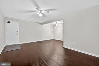 2321 Altamont Pl SE, Unit 103 in Washington, DC - Building Photo - Building Photo