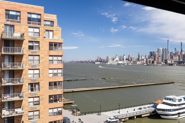 2 Constitution Ct in Hoboken, NJ - Building Photo - Building Photo