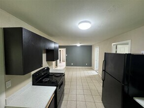 509 Stimpson St in Baytown, TX - Foto de edificio - Building Photo