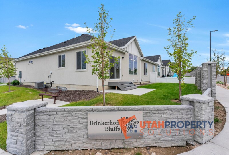 7632 S Waverly Hls Ln in West Jordan, UT - Building Photo