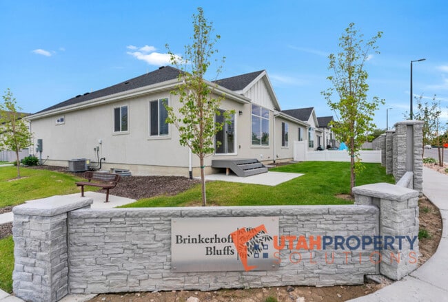 property at 7632 S Waverly Hls Ln