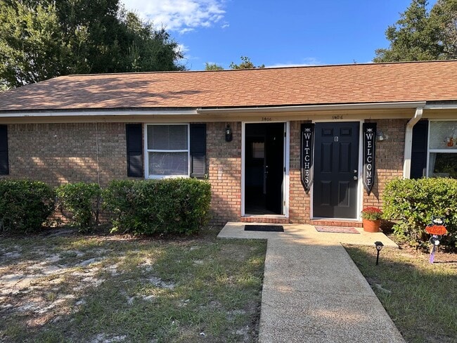property at 3406 Green Briar Ct