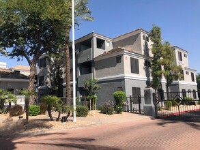 Ingleside in Phoenix, AZ - Foto de edificio - Building Photo