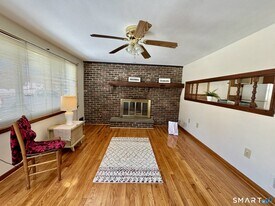 148 Edgewood Dr in Torrington, CT - Building Photo