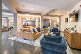 400 Rhett in Greenville, SC - Foto de edificio - Interior Photo