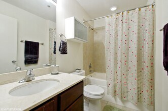 1122 W Catalpa Ave in Chicago, IL - Building Photo - Building Photo