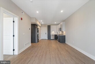 408 N Front St in Philadelphia, PA - Building Photo - Building Photo