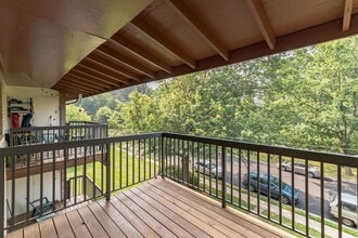 212 Park Terrace Ct SE in Vienna, VA - Building Photo - Building Photo