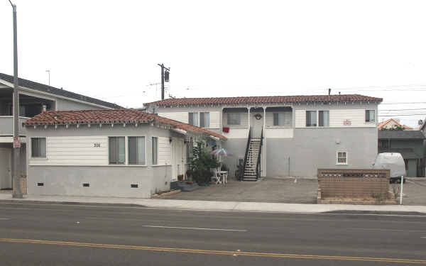 206 E Balboa Blvd in Newport Beach, CA - Building Photo - Building Photo