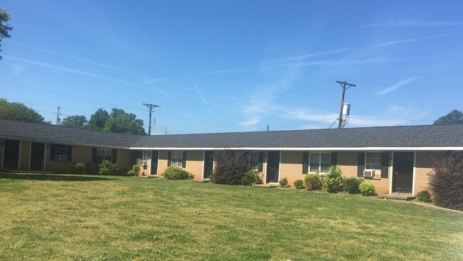 Candlewood Apartments in Shelby, NC - Building Photo - Building Photo