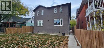 536 Caron Ave in Windsor, ON - Building Photo