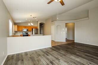 12821 W Crocus Dr in El Mirage, AZ - Building Photo - Building Photo