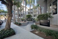 Tiffany Court - Tiffany Court Apartments in Los Angeles, California