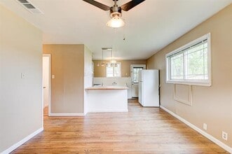 1300 Bennett Dr in Arlington, TX - Building Photo - Building Photo