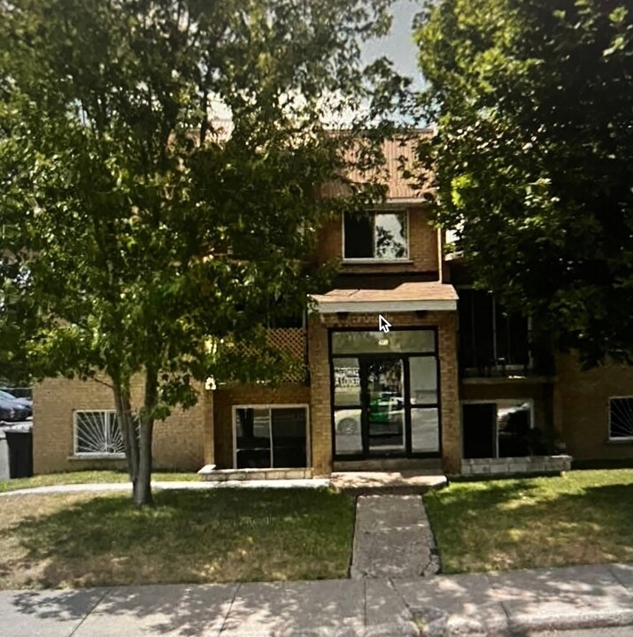 361 Des Ormeaux Boul in Longueuil, QC - Building Photo