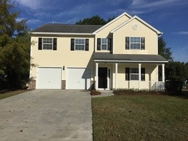 14 Hidden Lakes Ln in Bluffton, SC - Building Photo
