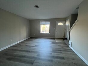 500 Winchester Ave, Unit B2 in Staunton, VA - Building Photo - Building Photo