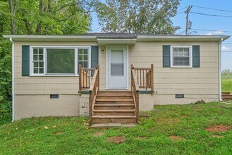 443 Gary Hills Dr in Clarksville, TN - Building Photo - Building Photo