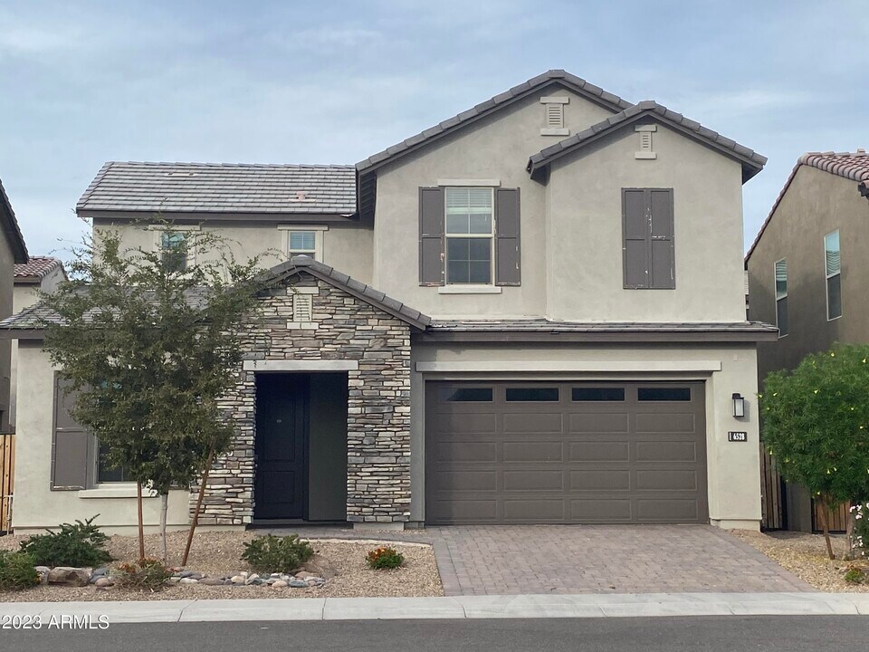 6528 East Michigan Ave in Phoenix, AZ - Building Photo