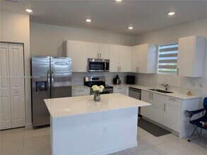 145 SW 184th Ave in Pembroke Pines, FL - Building Photo - Building Photo