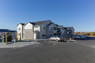 Pioneer Meadows in Moses Lake, WA - Foto de edificio - Building Photo