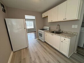 837 E Woodward Heights Blvd in Hazel Park, MI - Building Photo - Building Photo