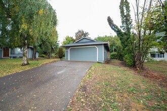 8835 SE Tiffany Ct in Clackamas, OR - Building Photo - Building Photo