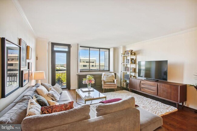 801 S Pitt St in Alexandria, VA - Building Photo - Building Photo