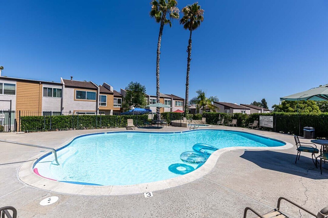 7805 Tommy Dr in San Diego, CA - Building Photo