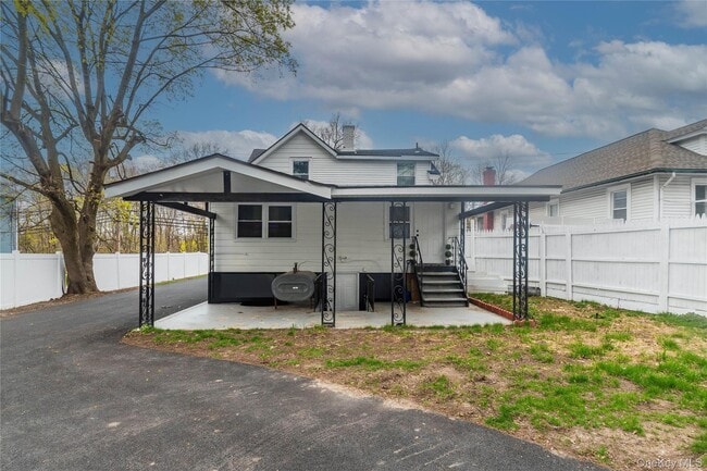 1258 North Ave in Beacon, NY - Building Photo - Building Photo