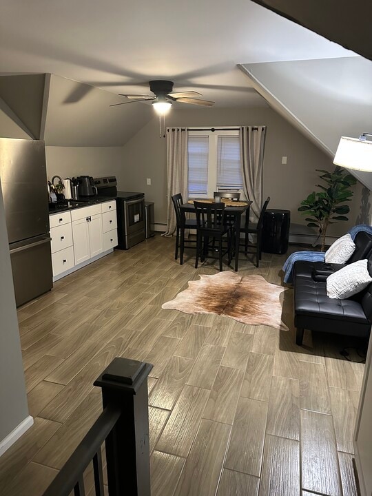 66 Maplewood Ave, Unit 66 Maple wood Ave A and B in Torrington, CT - Building Photo