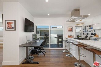 949 Kings Rd in West Hollywood, CA - Building Photo - Building Photo