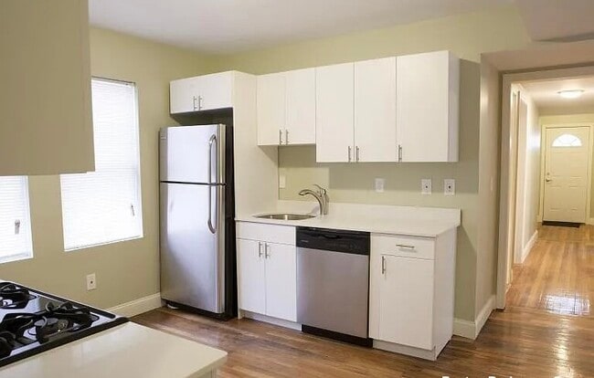 4043 Washington St, Unit #2