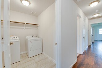 5405 Groveton St in Houston, TX - Foto de edificio - Building Photo