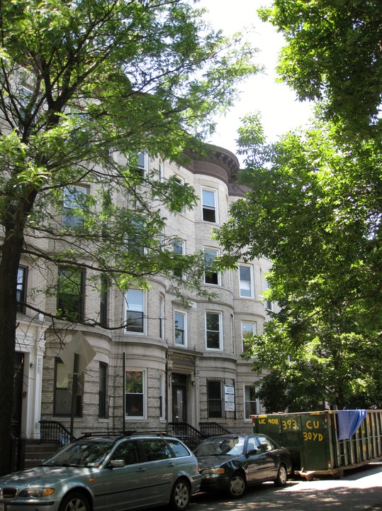 662 Park Place in Brooklyn, NY - Foto de edificio