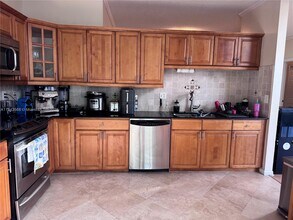 4924 SW 151st Ave in Davie, FL - Building Photo - Building Photo