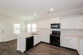 426 Sussex Dr in Everman, TX - Building Photo - Building Photo