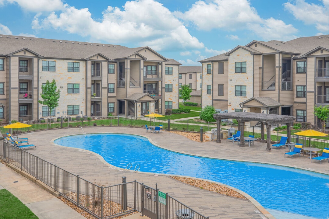 Willowbend in Humble, TX - Foto de edificio