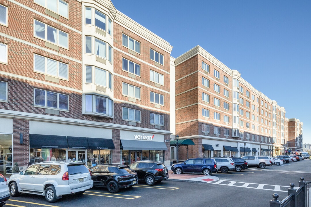 The Peninsula at City Place in Edgewater, NJ - Building Photo